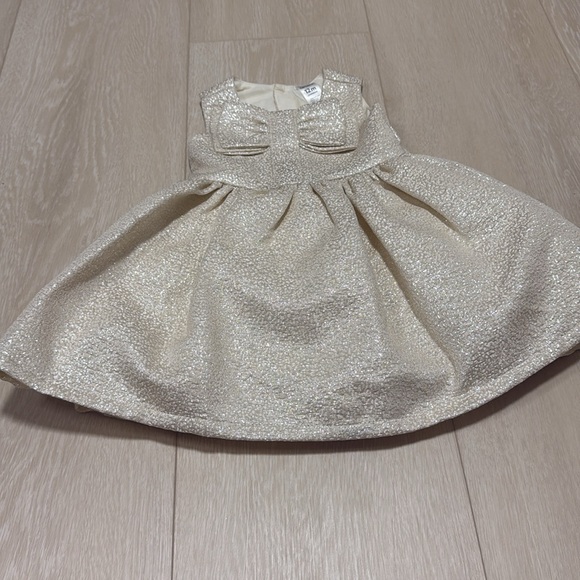 Carters 12m Sleeveless Champagne Shimmer Dress - Picture 2 of 12